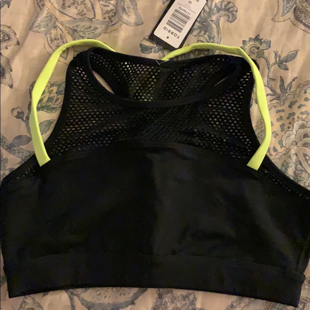 Torrid Active NWT sports bra